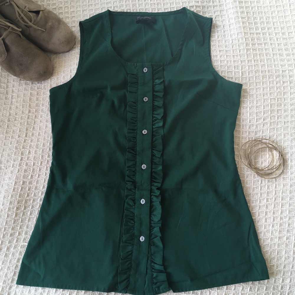 LAST CHANCE! Banana Republic Ruffle Top Emerald